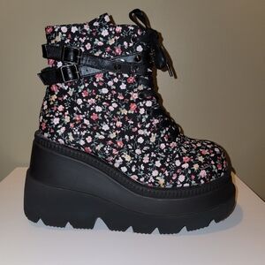 Demonia Shaker 52ST Floral Boots Size 10